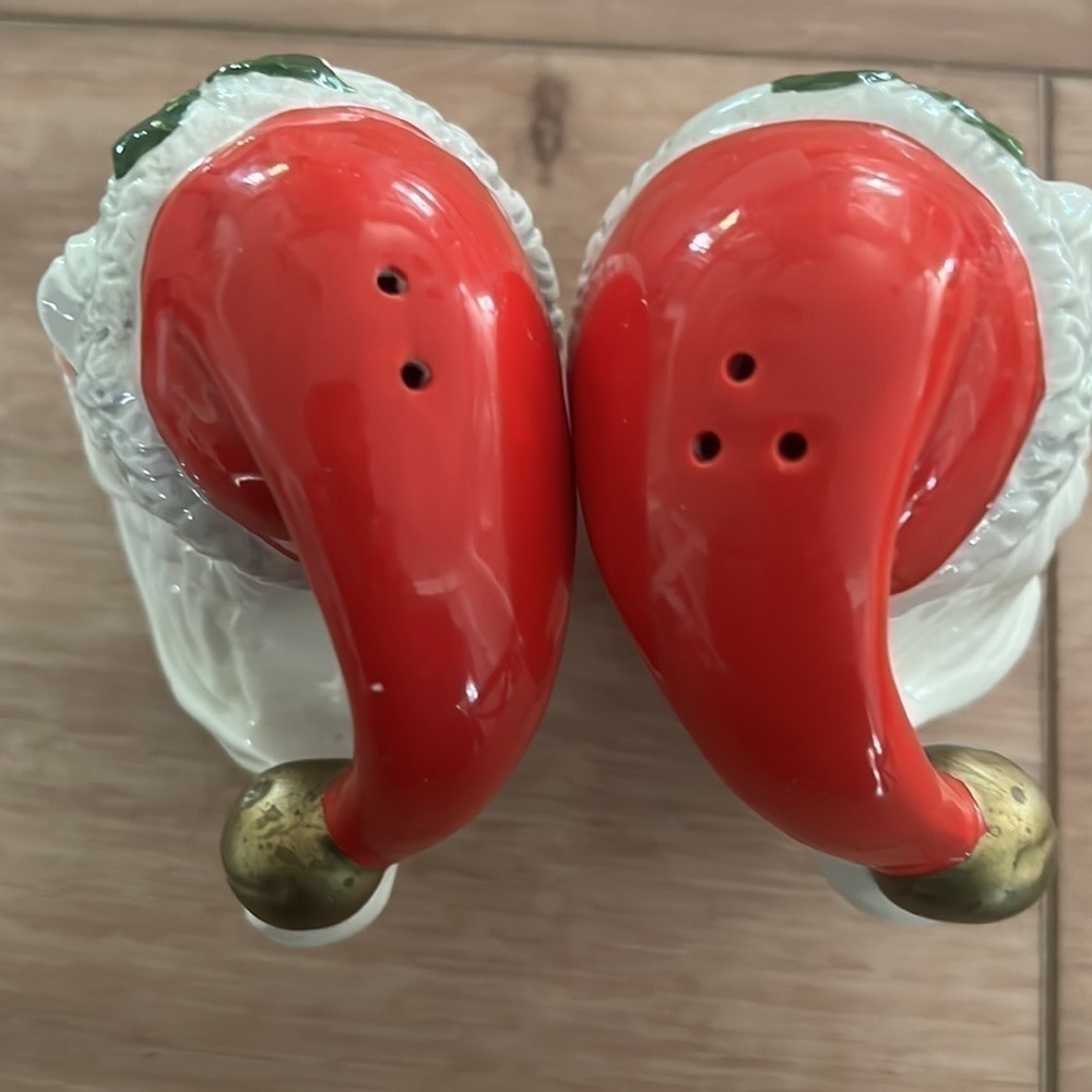 Vintage Fitz And Floyd Omnibus
Santa Claus Ceramic Salt And Pepper Shakers - Picture 13 of 15